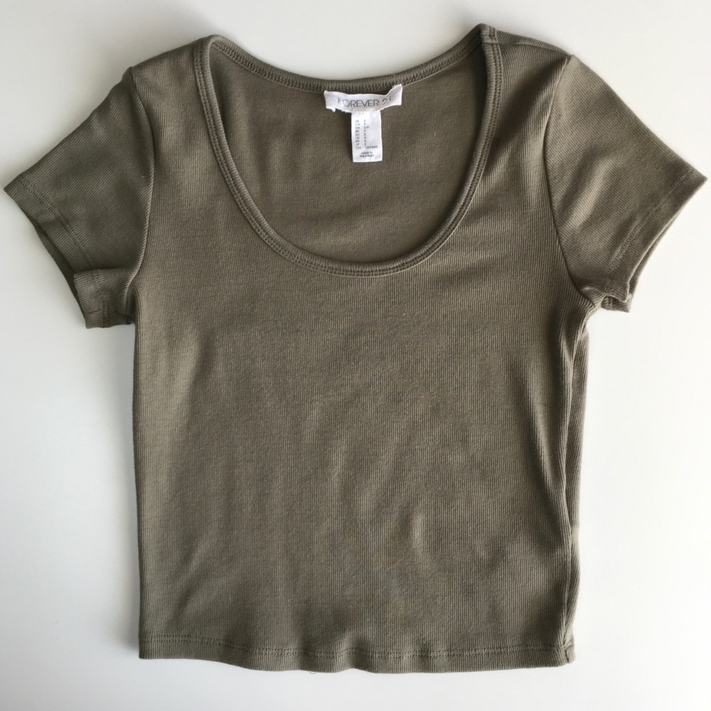 Forever 21 Olive Cropped Short Sleeve Top